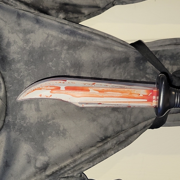 🎃Ghastly Ghoul with Fake Blood Knife 🔪 - Picture 7 of 13